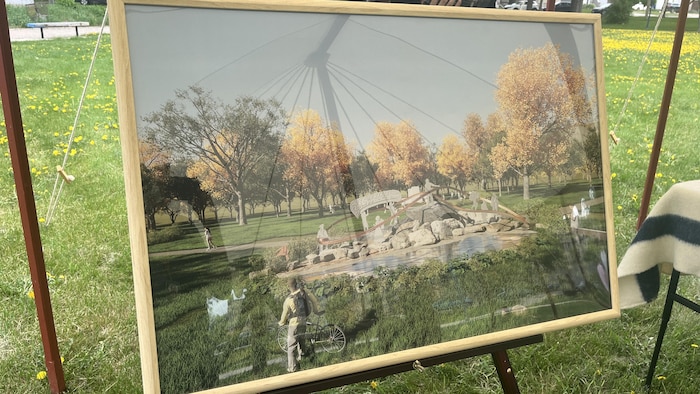 Une photo d'une statue dans un parc.