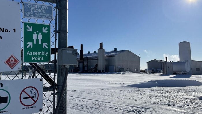 An unstaffed gas-pipeline compressor station outside the town of St. Vincent, Minn., just a few hundred metres away from the Canada-U.S. border and the spot where RCMP officers recovered the bodies of four unidentified Indian nationals Jan. 19.
