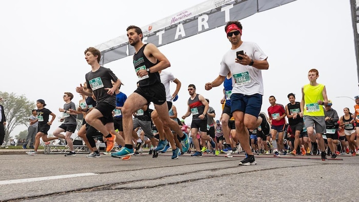 Des participants au Marathon du Manitoba de 2023.