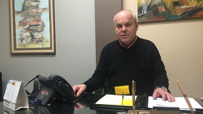 L'avocat à la retraite et ex-bâtonnier de l'Abitibi-Témiscamingue, Marc Lemay, dans son ancien bureau du cabinet DBP Avocats, à Rouyn-Noranda.