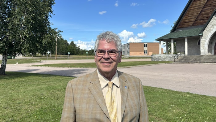 Marc Rainville sourit.