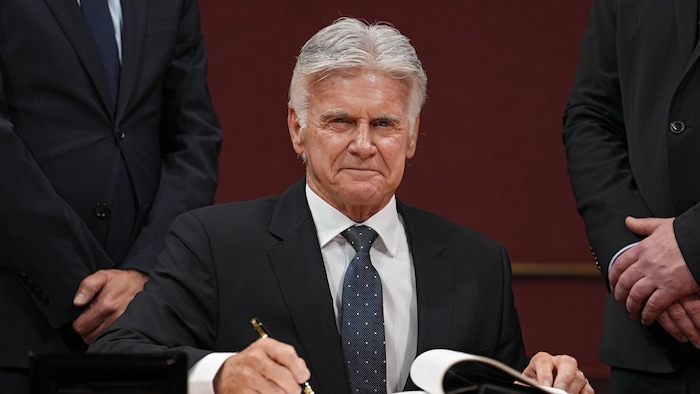Marcel Bouchard est assermenté.