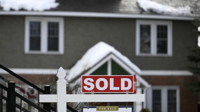 Une maison à vendre à Ottawa, en Ontario, le premier mars 2021.