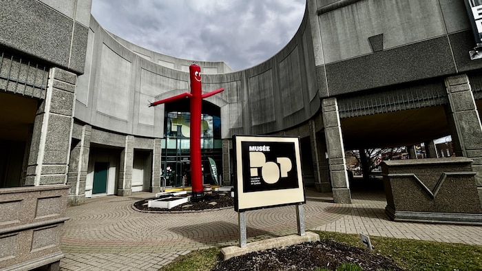 L'extérieur du Musée Pop. 