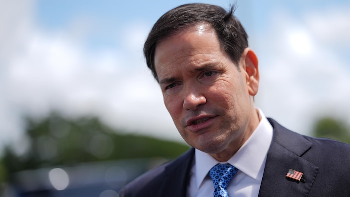 Le secrétaire d'État américain Marco Rubio s'adresse aux médias le 21 mai 2026, à Homestead, en Floride.
