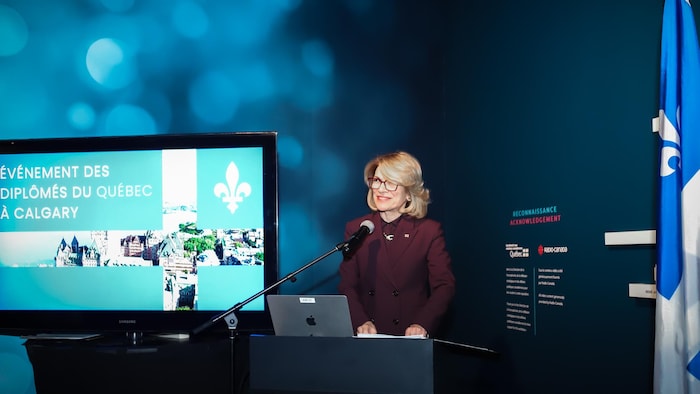 Marianna Simeone fait un discours.