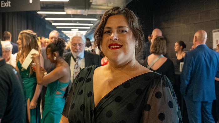 Portrait de Marie-Ève Théberge dans les couloirs du Centre Slush Puppie.