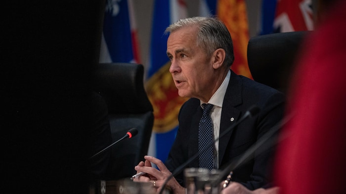 Le premier ministre du Canada, Mark Carney, lors d'une rencontre avec les premiers ministres canadiens à Saskatoon, le 2 juin 2025.