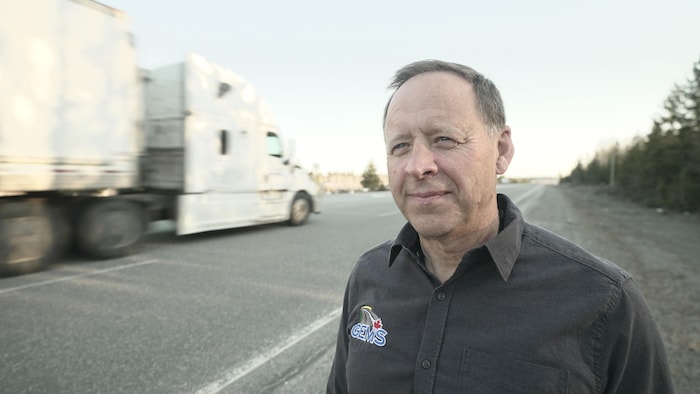 Mark Wilson en bordure du corridor de la way 11.