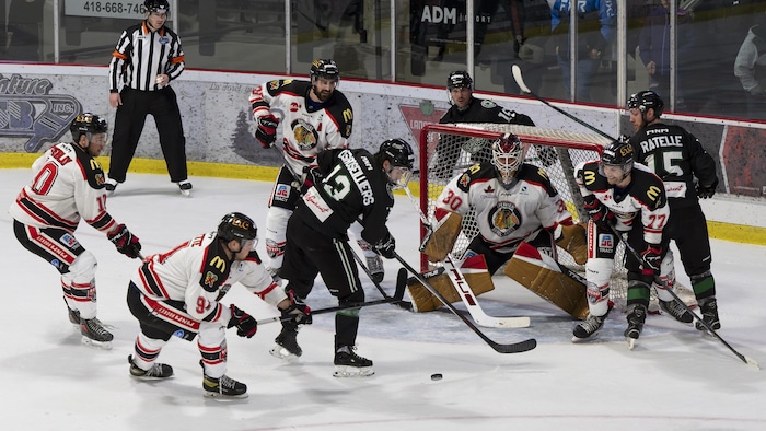 Un match de hockey.