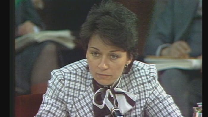 Mary Simon lors des discussions constitutionnelles de 1984. 