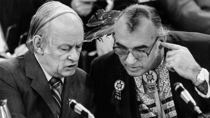 René-Lévesque et Max Gros-Louis.