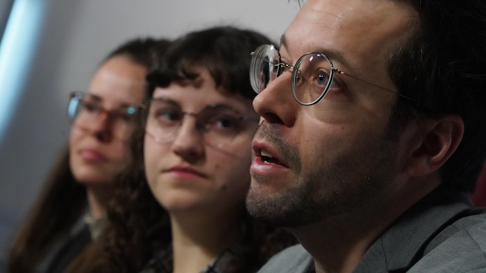 Samy-Jane Tremblay (à gauche), Maya Labrosse (au centre), Jean-Benoît Ratté (à droite).