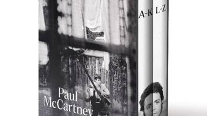 La couverture livre sur Paul McCartney Paroles et souvenirs de 1956 à aujourd'hui».