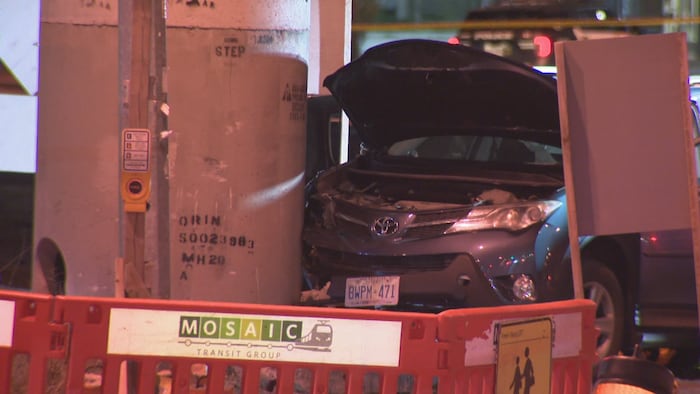 La Toyota complètement endommagée de la victime.