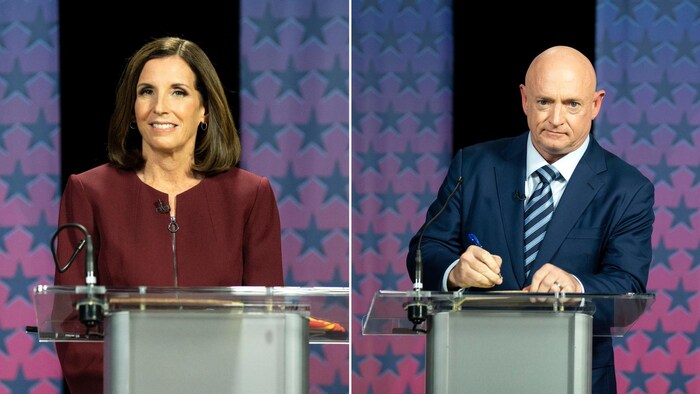 Montage de deux photos des candidats, regardant devant eux avec un léger sourire devant un lutrin, prises lors d'un débat. Mark Kelly tient un stylo.