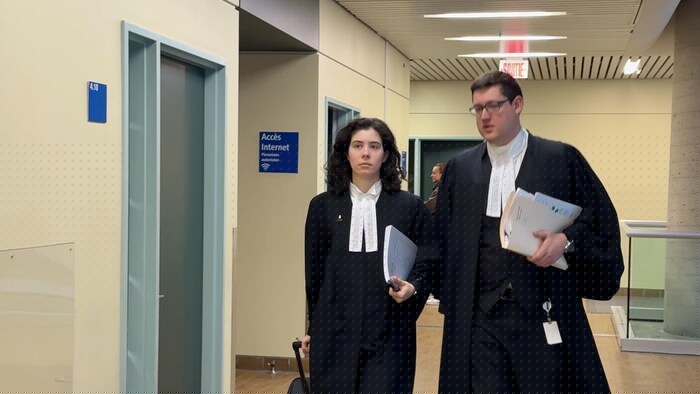 Me Kim Simard et Me Fabien Villemaire au palais de justice de Québec
