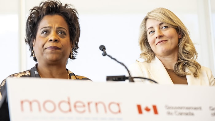 Les ministres en conférence de presse.
