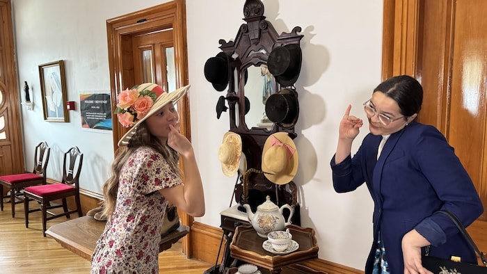 Des jeunes en mise en scène.