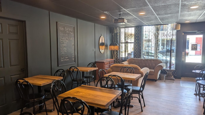 Intérieur de la microbrasserie Barbe Broue.   