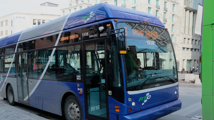 Les nouveaux midibus envoyés au garage 350 fois en 8 mois | Radio-Canada