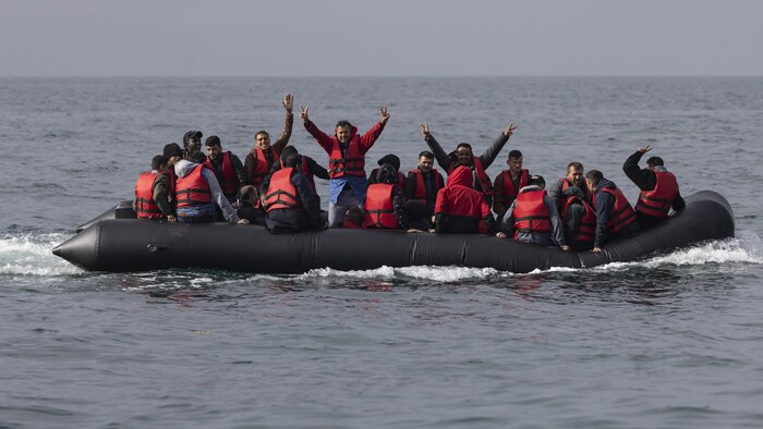 Près de 190 migrants secourus dans la Manche | Radio-Canada