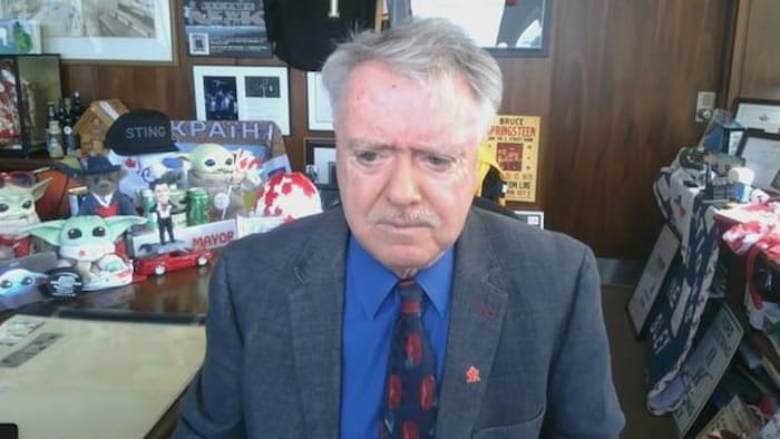Le maire de Sarnia, Mike Bradley.