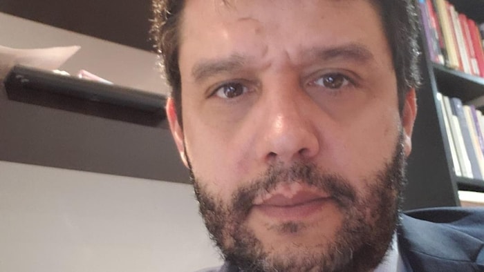 Photo portrait de Miloud Chennoufi.