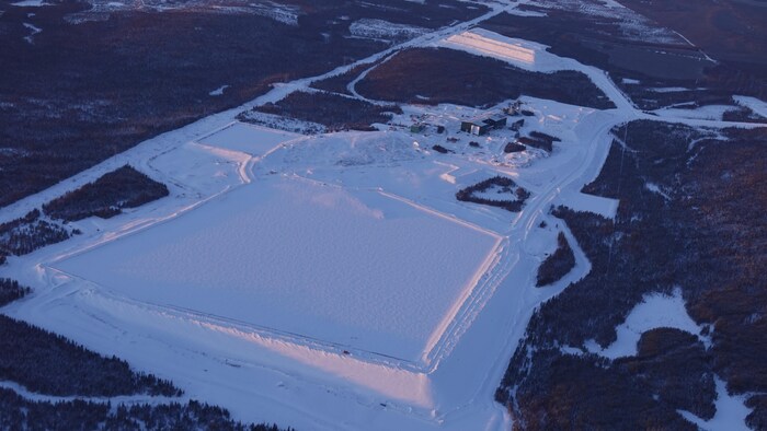 Vue aérienne de la mine North American Lithium.