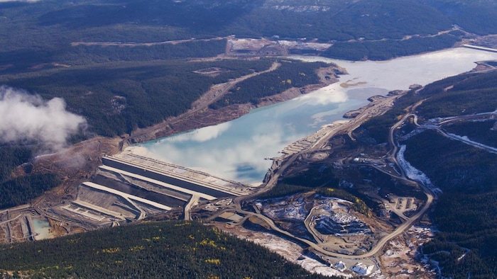 Une vue aérienne de la mine Red Chris.