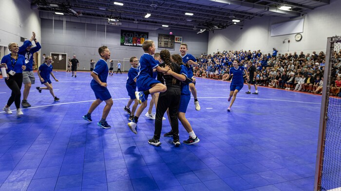 Les joueurs de Kent célèbrent leur victoire.
