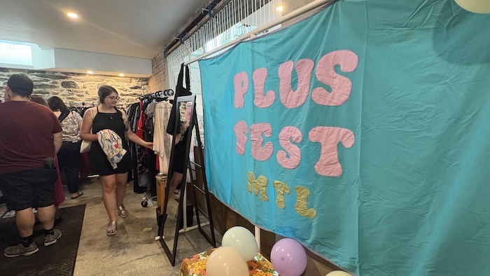 Des clientes au mini plus fest.
