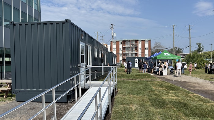 L’inauguration du projet de modules préfabriqués – minimaisons – d’hébergement transitoire pour personnes en situation d’itinérance a eu lieu mercredi matin.