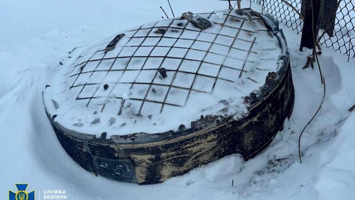 Une image relayée par le service ukrainien de sécurité de débris de missile Oreshnik retrouvés dans la région de Lviv, le 9 janvier 2026.