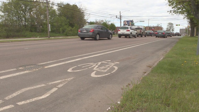Une voie de piste cyclable.