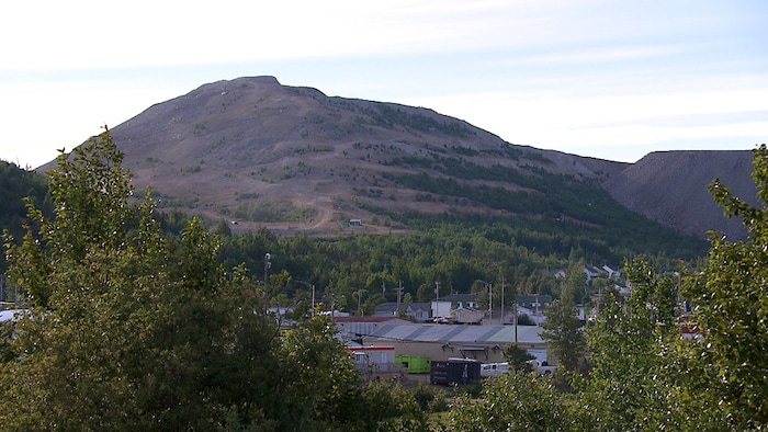 Le mont Copper qui surplombe Murdochville.