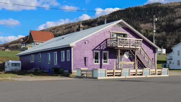 Salle de la Pointe-Sec à Saint-Maxime-du-Mont-Louis.