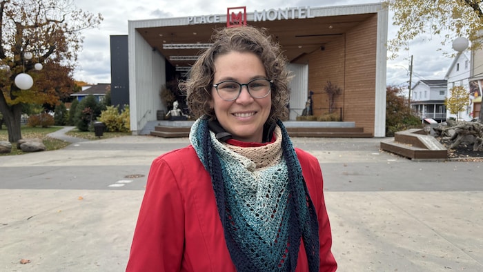Gabrielle Brisebois sourit à la caméra.