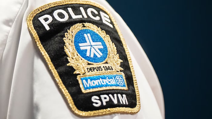 Un badge du Service de police de la Ville de Montréal.