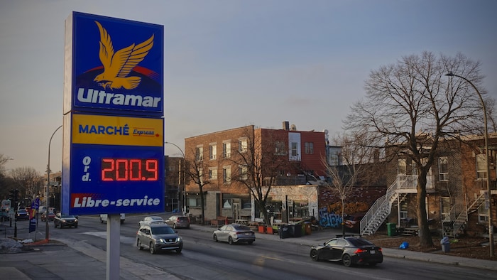 Un prix affiché à une station-service dépassant le cap des 2 $.