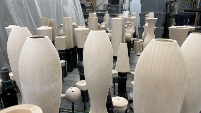 Des poivrières en fabrication.