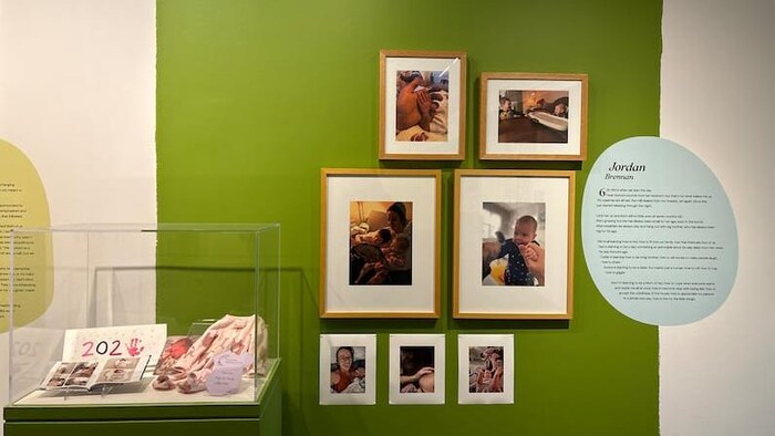 Des photographies et d’objets personnels de Jordan Brennan présentés au Musée London.