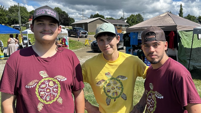 Myles Caplan, Asher Arseneault et Cameron Caplan