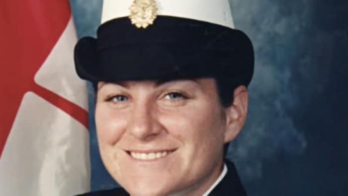 Nadine Schultz-Nielsen, une ancienne membre des Forces armées canadiennes, soutient avoir été tripotée à plusieurs reprises, sans son consentement, alors qu’elle servait sur un navire de la Marine royale canadienne, en 2012.