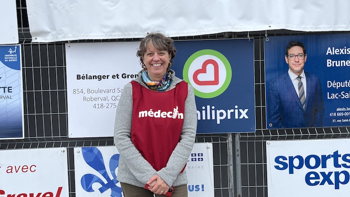Christine Lord sourit à la caméra.