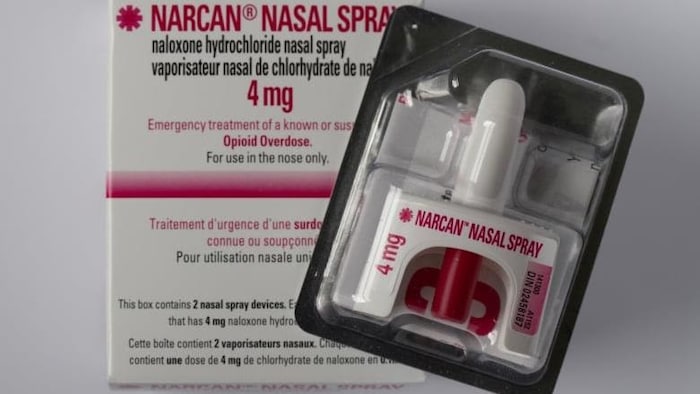 Un spray nasal de Naloxone, un antidote aux surdoses.
