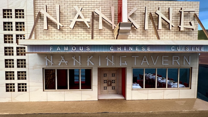 Photo de la maquette du Nanking Tavern and Restaurant, exposée aux Archives de Toronto, datant du 28 août 2026.