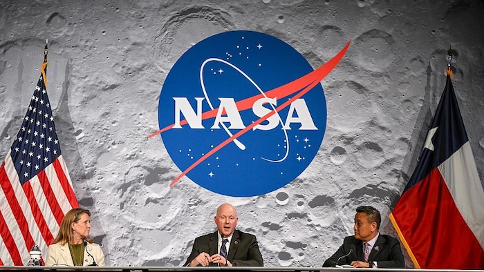 Les membres de la NASA en point de presse.