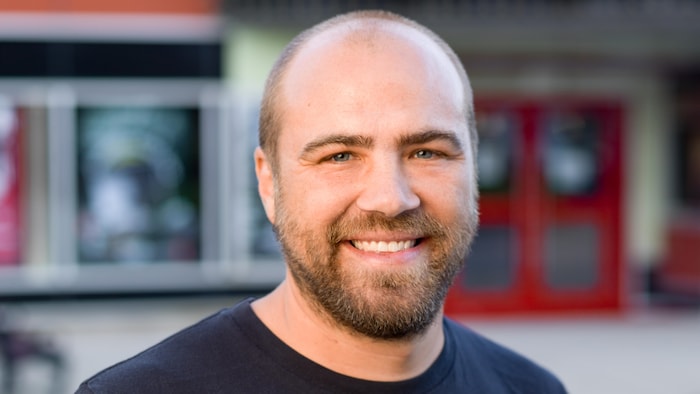 Un portrait de Nathan Colquhoun.