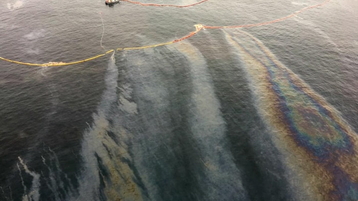 Déversement de pétrole.